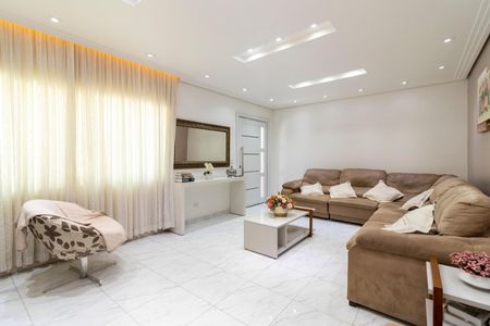 Casa à venda com 192m², 4 quartos e 3 vagas Casa à venda com 192m², 4 quartos e 3 vagasSala