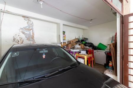 Casa à venda com 192m², 4 quartos e 3 vagas Casa à venda com 192m², 4 quartos e 3 vagasGaragem