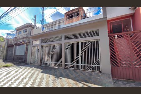 Casa à venda com 192m², 4 quartos e 3 vagas Casa à venda com 192m², 4 quartos e 3 vagasFachada