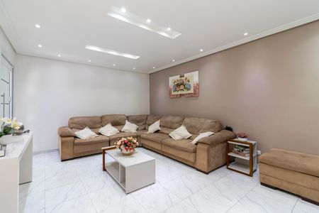 Casa à venda com 192m², 4 quartos e 3 vagas Casa à venda com 192m², 4 quartos e 3 vagasSala