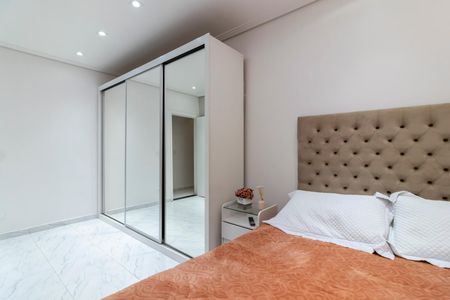 Casa à venda com 192m², 4 quartos e 3 vagas Casa à venda com 192m², 4 quartos e 3 vagasQuarto 1