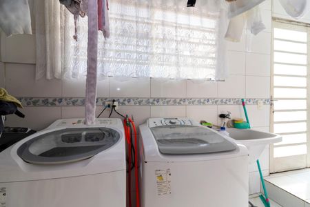 Casa à venda com 192m², 4 quartos e 3 vagas Casa à venda com 192m², 4 quartos e 3 vagasÁrea de Serviço