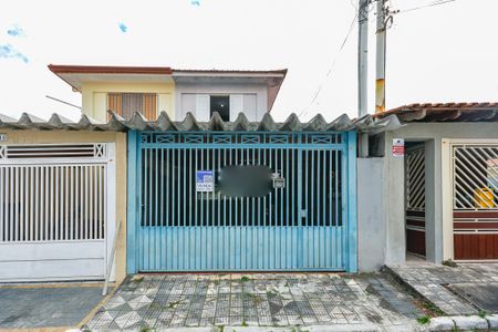 Casa à venda com 150m², 4 quartos e 2 vagas Casa à venda com 150m², 4 quartos e 2 vagasFachada