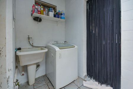 Casa à venda com 150m², 4 quartos e 2 vagas Casa à venda com 150m², 4 quartos e 2 vagasÁrea de Serviço