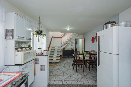 Casa à venda com 150m², 4 quartos e 2 vagas Casa à venda com 150m², 4 quartos e 2 vagasCozinha