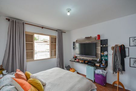 Casa à venda com 150m², 4 quartos e 2 vagas Casa à venda com 150m², 4 quartos e 2 vagas Suíte