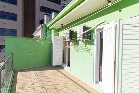 Casa à venda com 234m², 3 quartos e 3 vagas Casa à venda com 234m², 3 quartos e 3 vagasSacada
