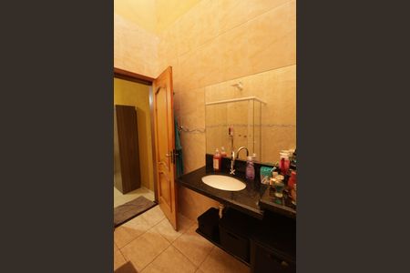 Casa à venda com 250m², 5 quartos e 2 vagasBanheiro 2