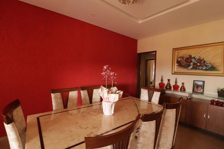 Casa à venda com 250m², 5 quartos e 2 vagasSala de Jantar