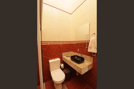 Casa à venda com 250m², 5 quartos e 2 vagasBanheiro 2