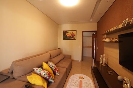 Casa à venda com 250m², 5 quartos e 2 vagasSala