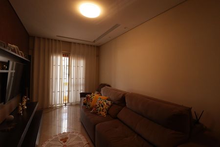 Casa à venda com 250m², 5 quartos e 2 vagasSala