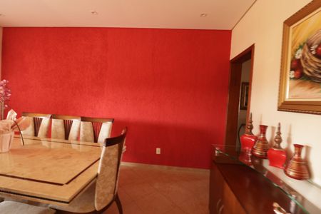 Casa à venda com 250m², 5 quartos e 2 vagasSala de Jantar