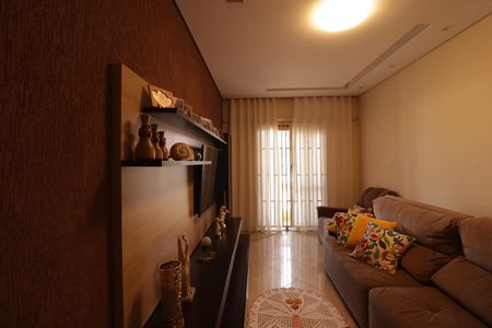 Casa à venda com 250m², 5 quartos e 2 vagasSala