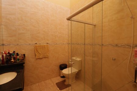 Casa à venda com 250m², 5 quartos e 2 vagasBanheiro