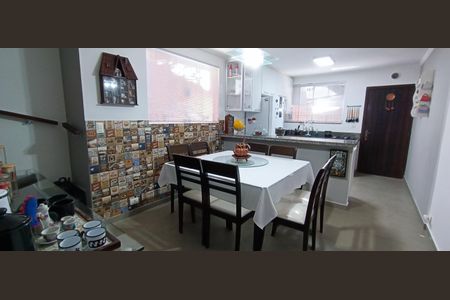 Casa à venda com 127m², 3 quartos e 2 vagasCopa