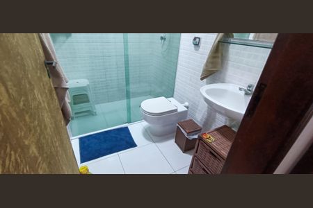 Casa à venda com 127m², 3 quartos e 2 vagasBanheiro da Suíte