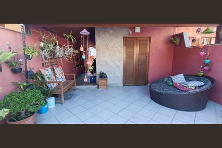 Casa à venda com 127m², 3 quartos e 2 vagasArea Externa