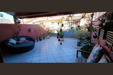 Casa à venda com 127m², 3 quartos e 2 vagasArea Externa