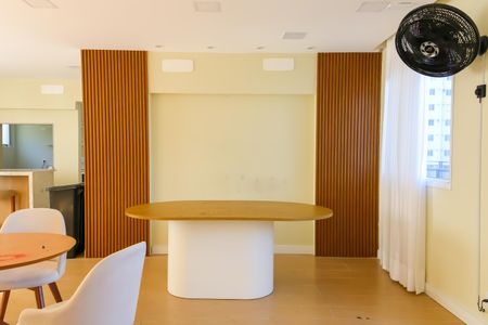 Apartamento à venda com 48m², 2 quartos e sem vaga Apartamento à venda com 48m², 2 quartos e sem vagaÁrea comum - Salão de festas