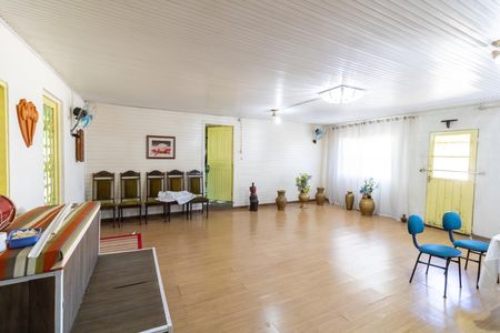 Casa à venda com 250m², 3 quartos e 2 vagasSalão de Festas