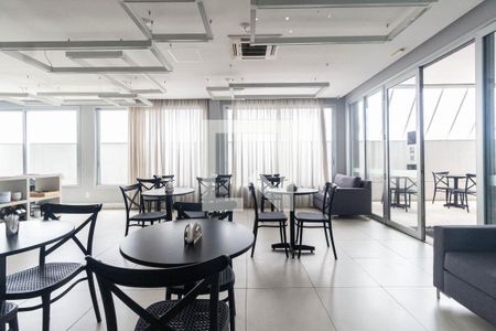 Apartamento para alugar com 21m², 1 quarto e sem vaga Apartamento para alugar com 21m², 1 quarto e sem vagaÁrea comum - Salão de festas