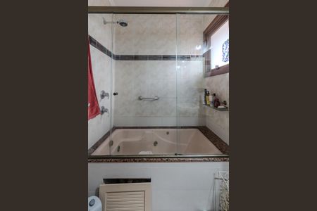 Casa de condomínio à venda com 179m², 3 quartos e 2 vagasBanheiro da Suíte