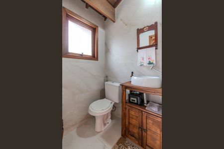 Casa de condomínio à venda com 179m², 3 quartos e 2 vagasBanheiro de Serviço