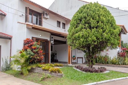 Casa de condomínio à venda com 179m², 3 quartos e 2 vagasFachada