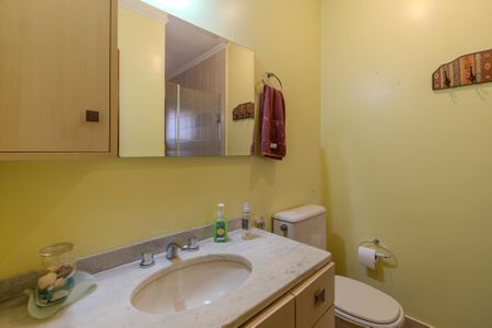 Casa de condomínio à venda com 179m², 3 quartos e 2 vagasBanheiro Social