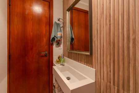 Casa de condomínio à venda com 179m², 3 quartos e 2 vagasLavabo