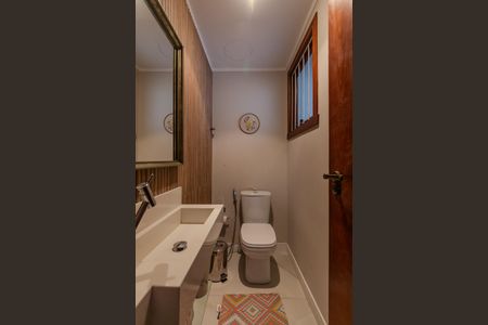 Casa de condomínio à venda com 179m², 3 quartos e 2 vagasLavabo