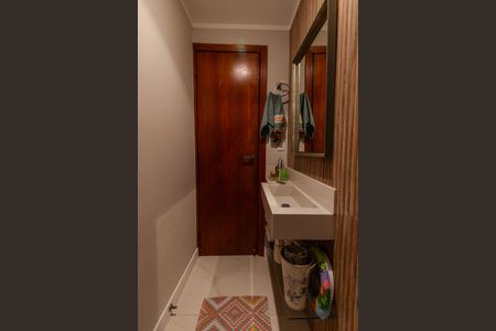 Casa de condomínio à venda com 179m², 3 quartos e 2 vagasLavabo