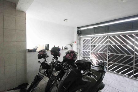 Casa à venda com 270m², 1 quarto e 1 vaga Casa à venda com 270m², 1 quarto e 1 vagaGaragem