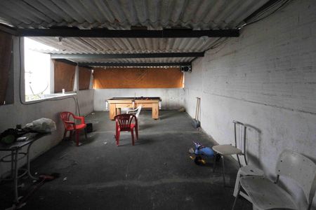 Casa à venda com 270m², 1 quarto e 1 vaga Casa à venda com 270m², 1 quarto e 1 vagaTerraço