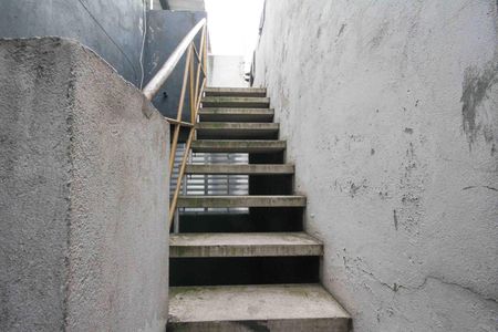 Casa à venda com 270m², 1 quarto e 1 vaga Casa à venda com 270m², 1 quarto e 1 vagaEscada