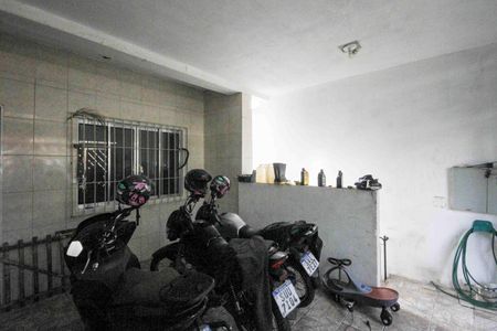 Casa à venda com 270m², 1 quarto e 1 vaga Casa à venda com 270m², 1 quarto e 1 vagaGaragem