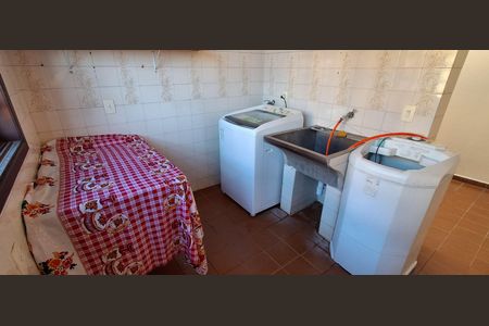 Casa à venda com 298m², 4 quartos e 3 vagas Casa à venda com 298m², 4 quartos e 3 vagasÁrea de Serviço