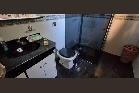 Casa à venda com 298m², 4 quartos e 3 vagas Casa à venda com 298m², 4 quartos e 3 vagasBanheiro