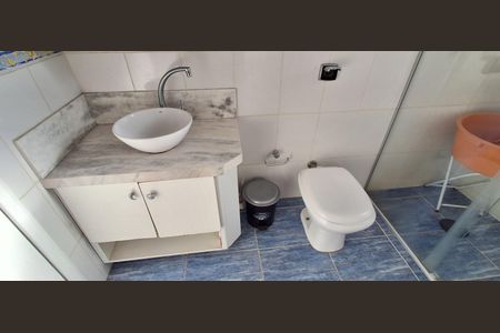 Casa à venda com 298m², 4 quartos e 3 vagas Casa à venda com 298m², 4 quartos e 3 vagasBanheiro 2