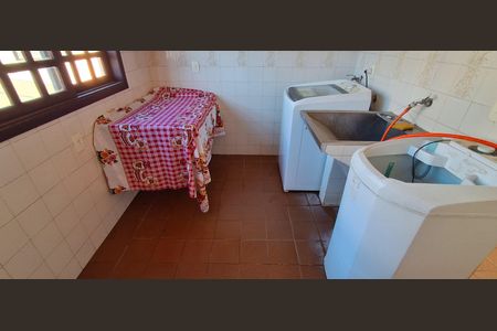 Casa à venda com 298m², 4 quartos e 3 vagas Casa à venda com 298m², 4 quartos e 3 vagasÁrea de Serviço