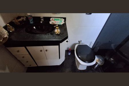 Casa à venda com 298m², 4 quartos e 3 vagas Casa à venda com 298m², 4 quartos e 3 vagasBanheiro