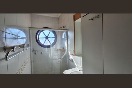 Casa à venda com 298m², 4 quartos e 3 vagas Casa à venda com 298m², 4 quartos e 3 vagasBanheiro 3