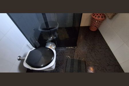 Casa à venda com 298m², 4 quartos e 3 vagas Casa à venda com 298m², 4 quartos e 3 vagasBanheiro