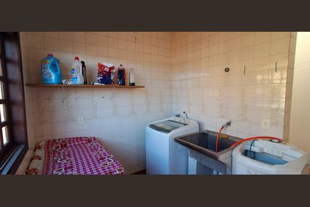 Casa à venda com 298m², 4 quartos e 3 vagas Casa à venda com 298m², 4 quartos e 3 vagasÁrea de Serviço