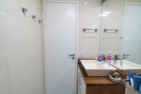 Apartamento à venda com 61m², 3 quartos e 1 vaga Apartamento à venda com 61m², 3 quartos e 1 vagaBanheiro da Suíte