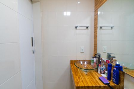 Apartamento à venda com 61m², 3 quartos e 1 vaga Apartamento à venda com 61m², 3 quartos e 1 vagaBanheiro Social