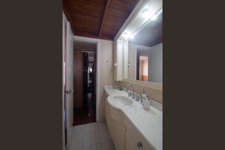 Casa à venda com 90m², 2 quartos e 2 vagasBanheiro da Suíte