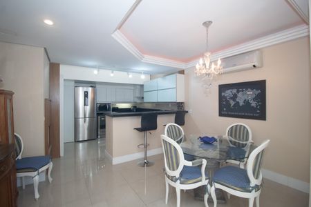 Casa à venda com 90m², 2 quartos e 2 vagasCozinha