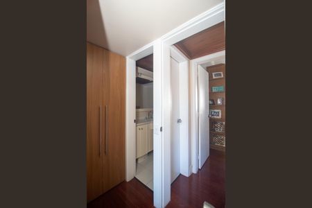 Casa à venda com 90m², 2 quartos e 2 vagasCorredor